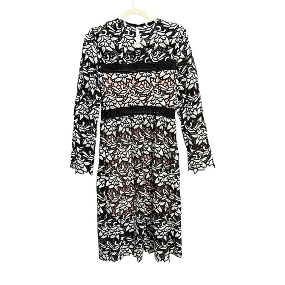 True Decadence Long Sleeve Black and White Floral Appliqué Medi Dress Sz 10 - Picture 8 of 9